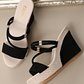 👡 50% RABATT! ☀️ Sandaler med kilklack för damer – Bekväma, stadiga & snygga – perfekta för sommarklänningar, shorts eller en dag på stan – dämpad sula för långa promenader 🌸
